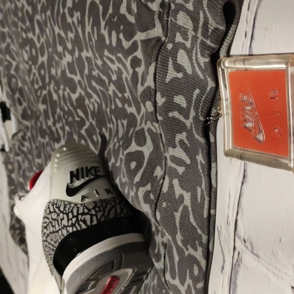 ( Jordan III style Elephant Print ) H&M Crew Neck Sweater size large - Picture 5 of 5